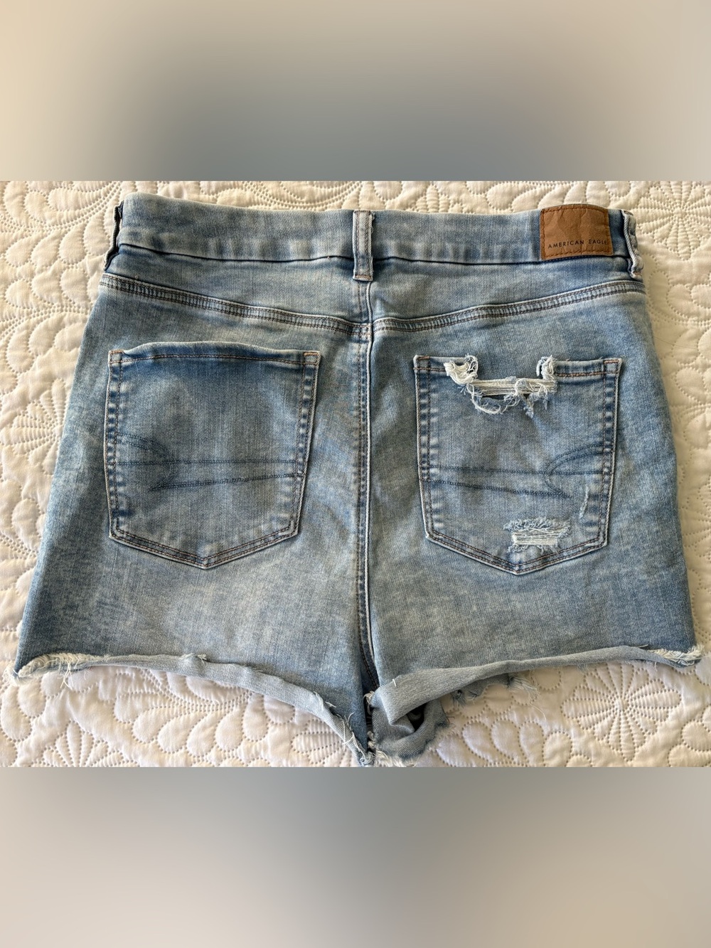 American Eagle Light wash Distressed Denim Shorts curvy hi rise stretch size 12